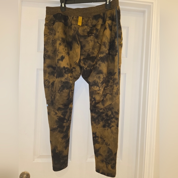 lululemon athletica Mens Diamond Dye Gold Spice Joggers - Picture 2 of 7